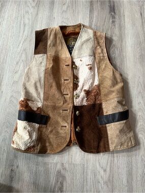 Vintage Express Suede Avenue cowhide patchwork western vest Leather. Small.